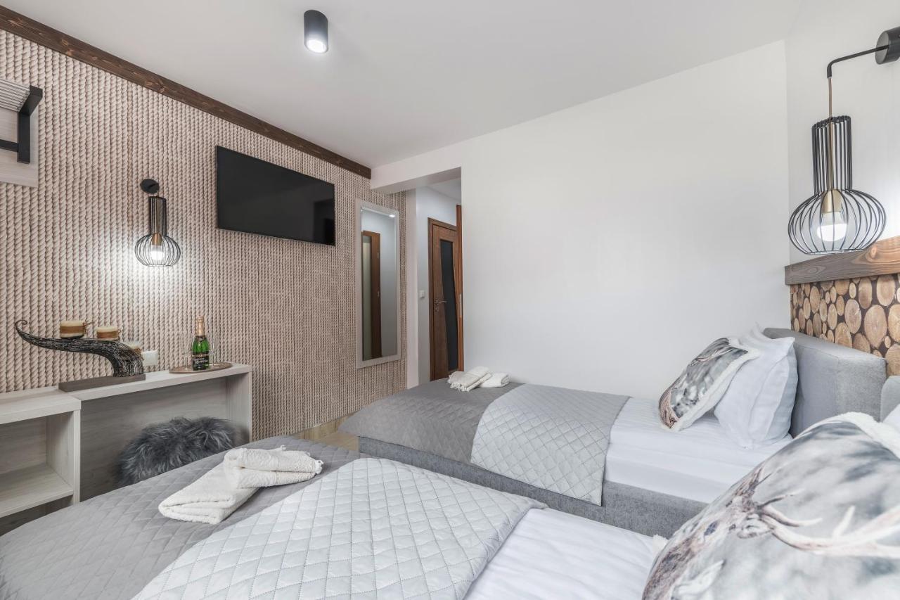 مبيت وإفطار Ostrowsko Bialy Jelen Z Basenem I Jacuzzi المظهر الخارجي الصورة
