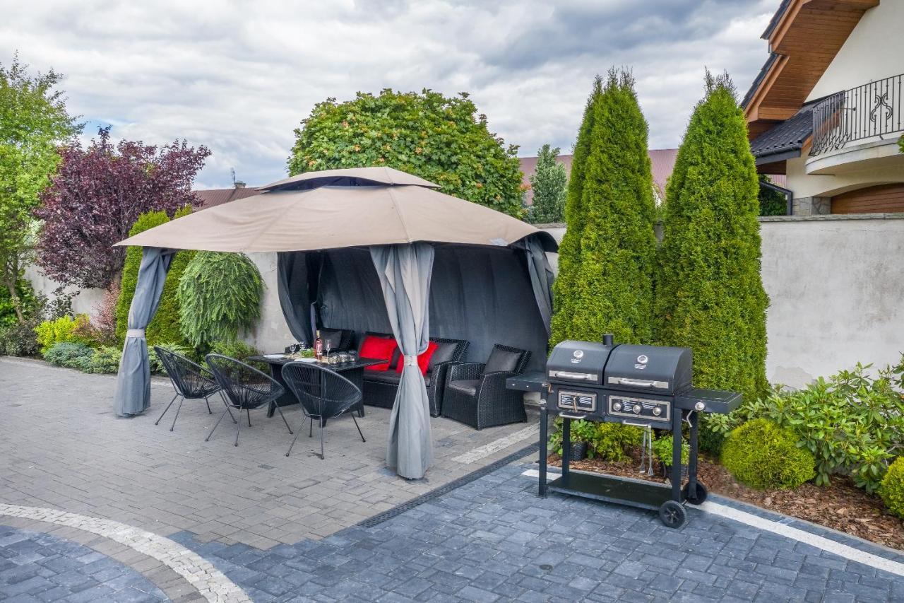 مبيت وإفطار Ostrowsko Bialy Jelen Z Basenem I Jacuzzi المظهر الخارجي الصورة
